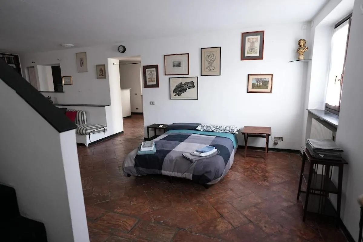 Very Central Vintage Milanese Apartment 0*, Милан Италия